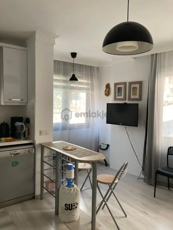 Çeşme Merkezde Anfitiyatro Yakını Kiralık Daire 1