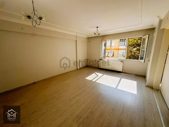 Mercan' Çamlık Caddesi Üzeri 125 M2 3+1 Kiralık Daire 1