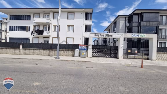 Remax Mavi Murat Gençler'den Okullar Bölgesin De Satılık Daire 2