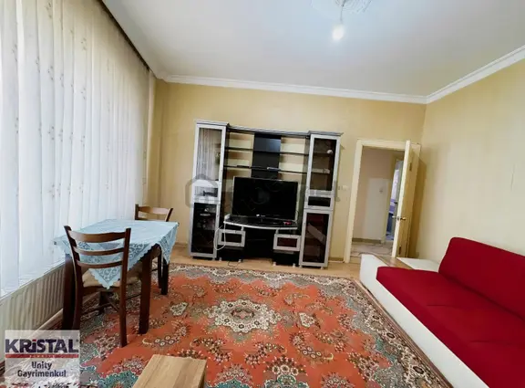 İstiklal'de Satılık 2+0 Asansörlü Eşyalı Arakat Daire 2