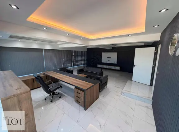 Otonomide 300 M2 Full Yapılı Köşe İş Yeri(takasa Açık) 1