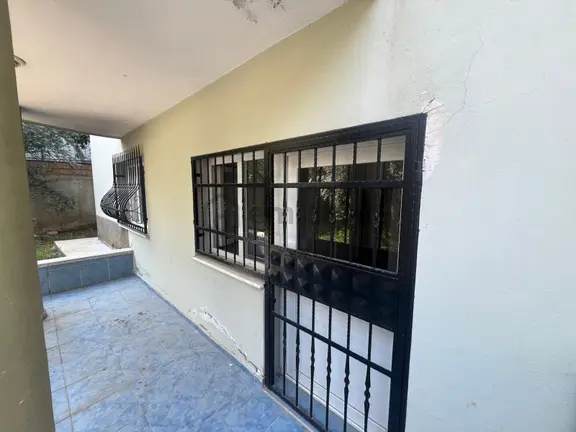 Kurttepe'de Çok Geniş 3+1 Kiralık Ev 2