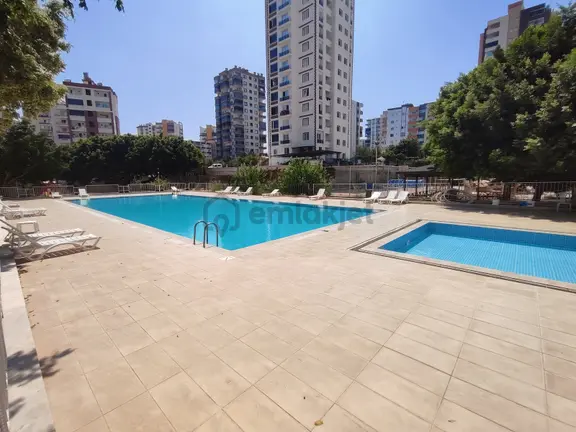 Yenişehir Çiftlikköy'de Havuzlu Site İçerisinde 2+1 Kiralık 1