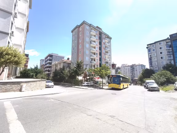 Ümraniye Cadde Üzeri Ssk Yanı Ön Ve Yan Bahçeli 100m2 Dükkan 1