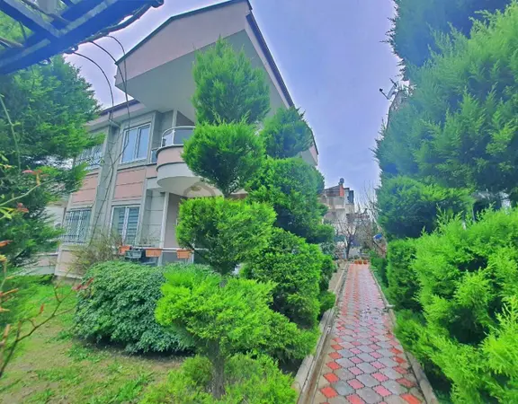 Uytundan Gürede Otoparklı Geniş Bahçeli Kapalımutfaklı 2+1 Villa 1