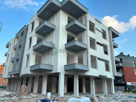 Selçuklu Parlayan Yıldızı Yazır Mah Safak Caddesine Cephe 396 M² Net Hazır Kiracılı Satıllık Dükkan 1