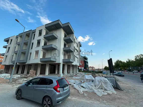 Selçuklu Parlayan Yıldızı Yazır Mah Safak Caddesine Cephe 396 M² Net Hazır Kiracılı Satıllık Dükkan 2