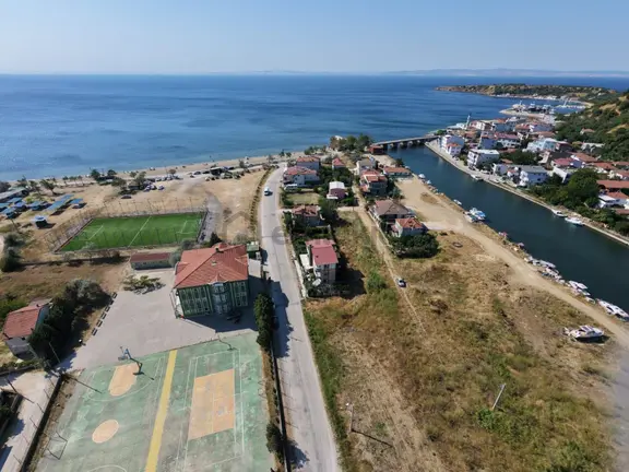 Çanakkale Biga Kemer Köyünde Deniz, Doğa Ve Çay Manzaralı Arsa 1