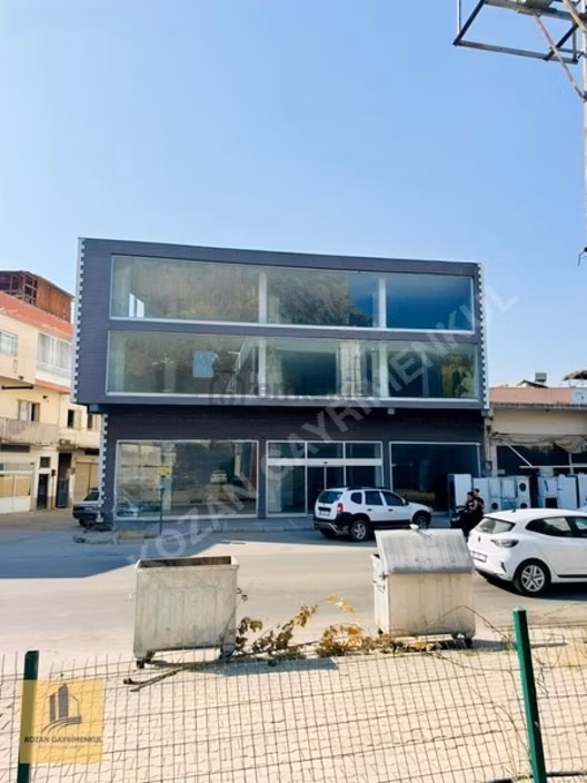 Kozan Gayrimenkulden Adana Caddesinde 850m² Depolu 3 Katlıişyeri 2