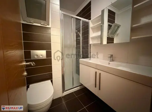 Bayraklı Mansuroğlu Mh. Selenova Sitesi'nde Kiralık 3+1 Daire 2