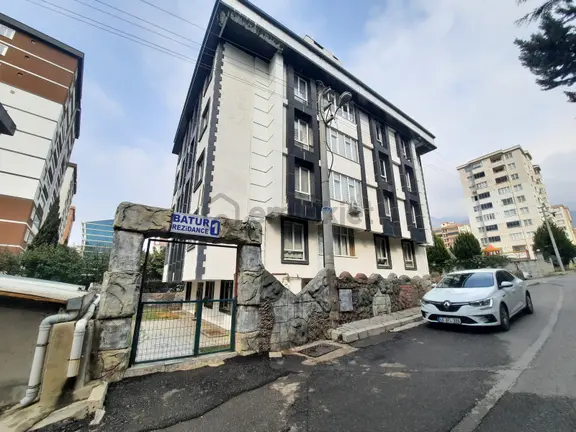 Yeni Rotadan-hasarsız- Az Katlı-merkezi Konumda Kiralık 2+0 1