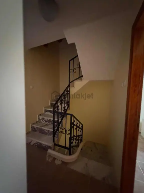 Urla Balıklıova Mahallesi Sahile Yakın Eşyalı 3+1 Kiralık Yazlık 2