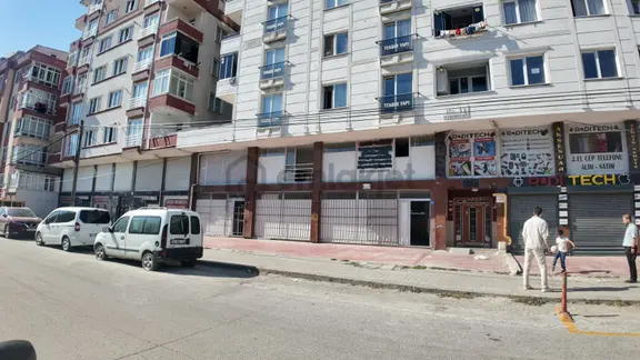 Remax Land'den Kızılpınar'da Yatırıma Uygun 480m² 2 Katlı Dükkan 1