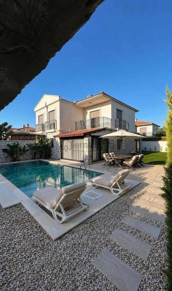 Royal Emlaktan Şifne Bölgesinde Deniz Manzaralı 4+1 Kiralık 2