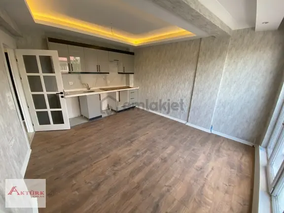//aktürk Emlak\\ Park Köşesi Ara Kat Sıfır 2+1 Fırsat Daireler** 2