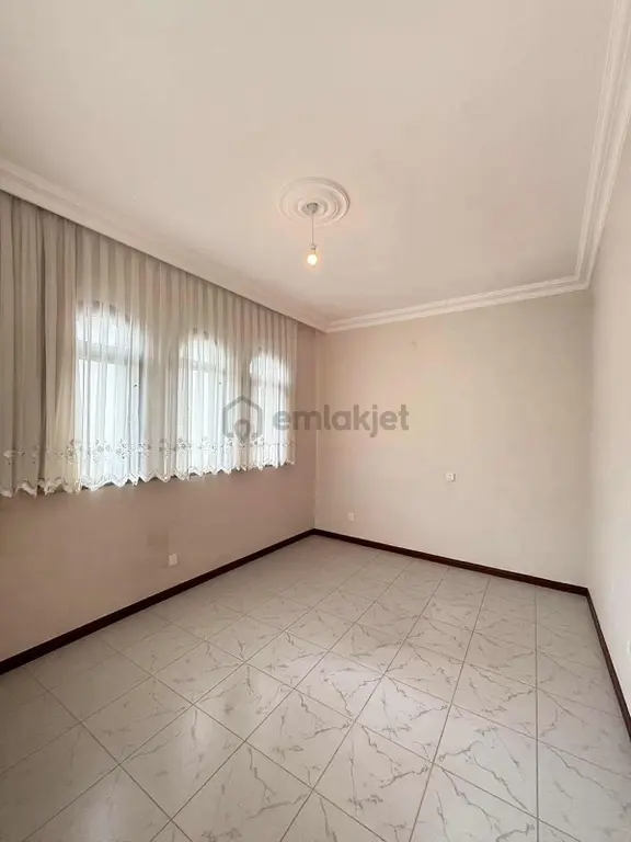 Turyap'tan Narlıda Elit Bölgede Satılık Bahçeli Triplex Villa 2