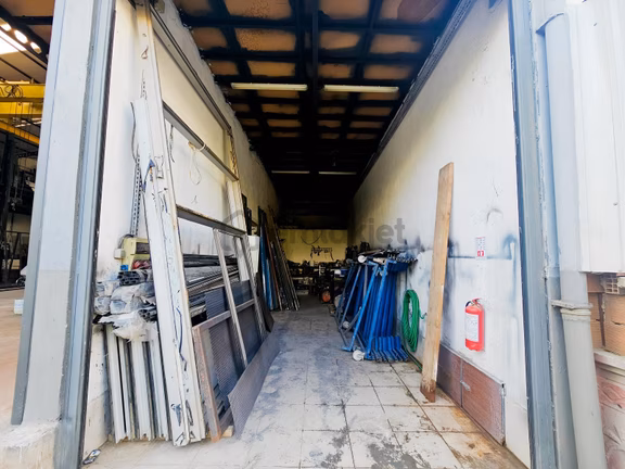 Oldurukta 650 M² Kiralık Batar Katlı Depo İşyeri 50kw Elektri 2