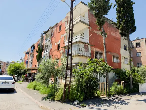 2000 Evler Kanal Üzeri Semt Pazarı Yanı 3+1km.! 1