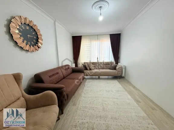 Sarıgazi'de Satılık 2+1 İskanlı Daire, Hastanelere Yakın 1