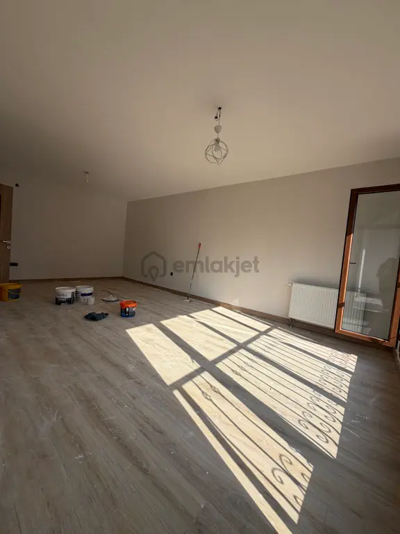 Buruk Toki’de Satılık Yemek Odalı Kapalı Mutfak Lüks 2+1 Daire 1