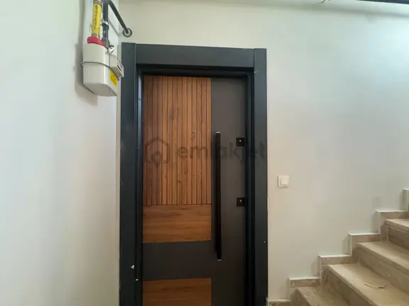 Kiralık 3+1 Daire Yenicami Eşyasız Veya Eşyalı Re/max Ay 2