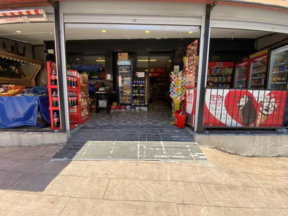 Karşıyaka Mahallesinde Satılık 230m² Dükkan 2