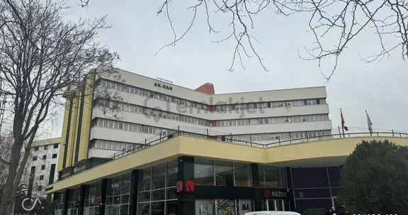 Ak-han İş Merkezinde Güvenlikli Kapalı Otoparklı Büro&ofis 60 M2 2 Bölmeli 2