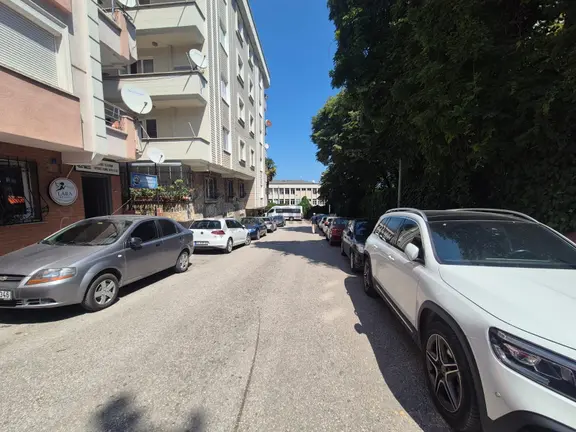 Damla Emlak Y/ö Bahçelievlerde Kiralık 3+1 Daire. 2