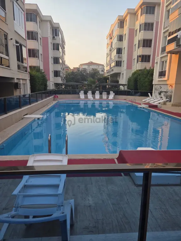 Tekirdağ Süleymanpaşa 100. Yıl Mahallesi Havuzlu Site İçinde Satılık 3+1 1