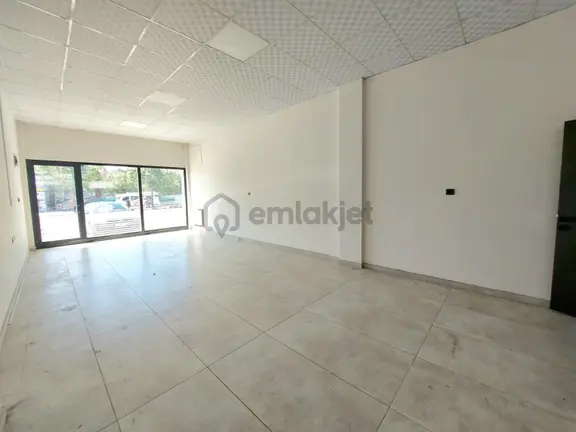 Laleli Çarşı Hatıp Cd Cephe 50m2 Zemin50m2 Bodrum Kiralık Dükkan 2