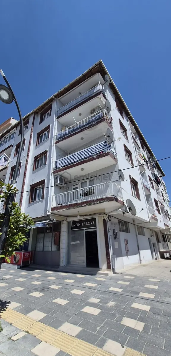 Gördes Divan Mahallesi Ana Cadde Üzeri Satılık Dükkan 1
