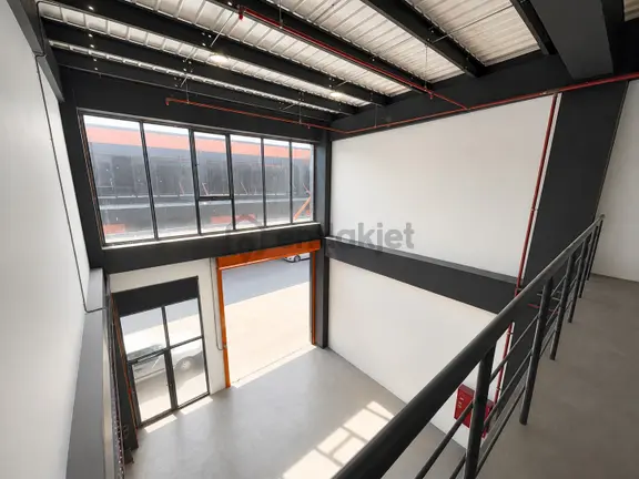 Re/max Motto'dan 120 M² Sıfır Kiralık Dükkan 2
