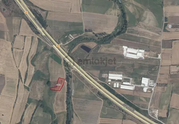Lüleburgaz Tatarköy'de E5'ye Yakın Satılık 4.400 M2 Tarla 2