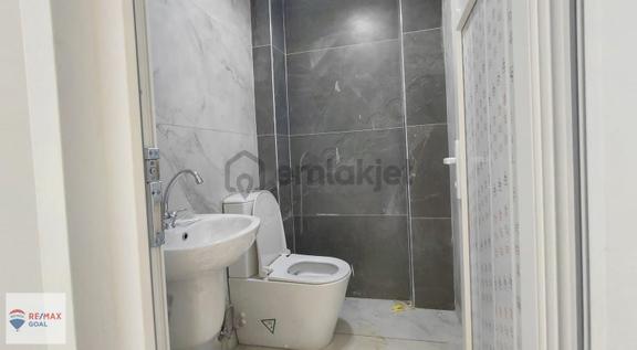 Zeytinburnu Nuripaşa Mah.85 M2 Sıfır Satılık Mağaza 2