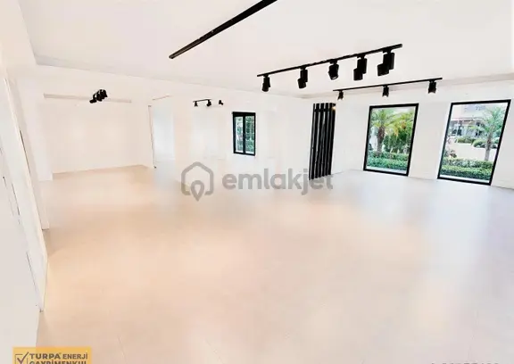 Karşıyaka Ordu Caddesinde 900m² Devren Kiralık Mağaza 1