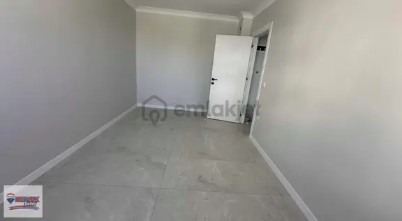 Remax'tan Satılık 1+1 Daire 2