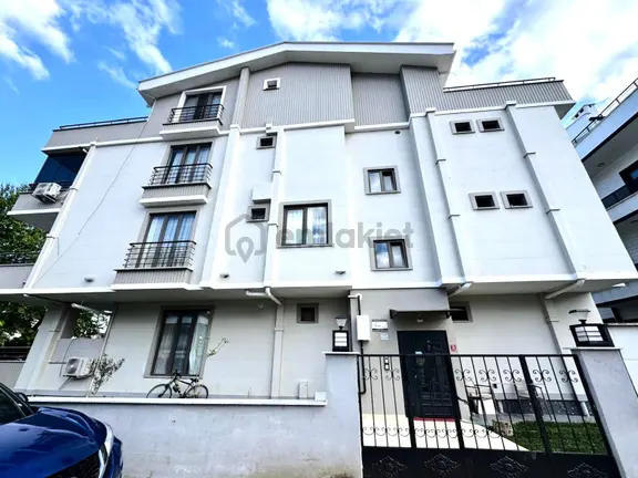 𝄞melodi'den Akçay Merkez'de Doğa Manzaralı Ayrı Mutfaklı Ön Cephe Ara Kat 1+1 Daire 2