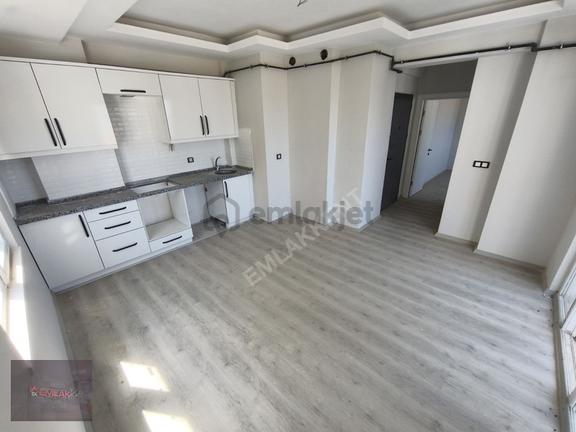 Emlak Kent'ten Deniz Manzaralı Ara Kat 1+1 Daire 2