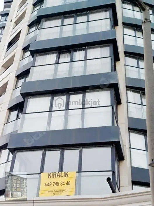 Şeref Emlak'tan Çanakkale Caddesi Üzerinde 3+1 1