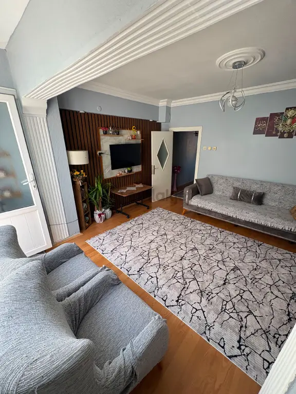 Üzmez Gayrimenkuldan Ful Tadilatlı Satılık 2+1 1