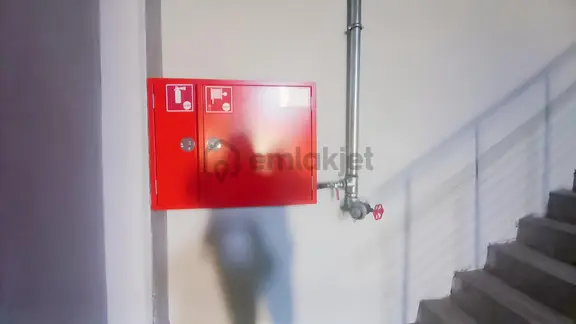 Nuri Giyik Sanayi Sitesinde 240 M2 Dükkan 2