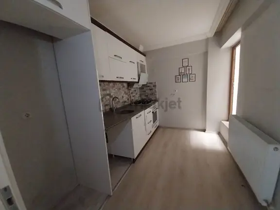 Kuşlubahçe Mahallesi'nde Kiralık 2+1 Kapalı Ankastre Mutfaklı Yüksek Zemin Daire 2