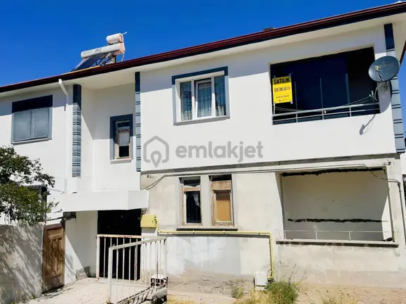 Yahyasaray Evlerinde İçi Dışı Yapılı Doğalgazlı Satılık 3+1 1