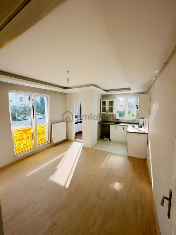 Denizevleri Tramvay Durağına 300 M Mesafede Kiralık 1+1 Daire 2
