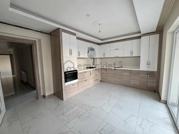 Tanrıverdi'den Kiralık Atatürk Mah Önü Açık 3+1 1