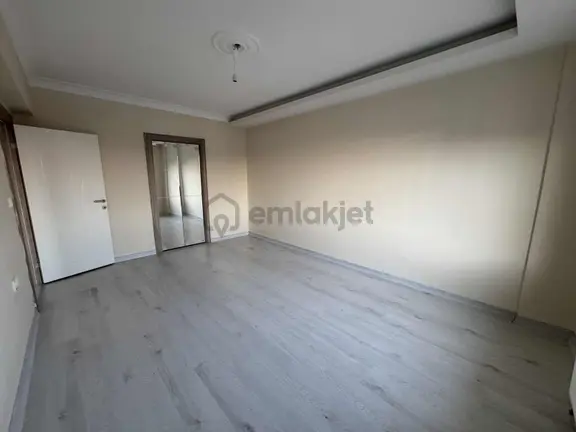 Tanrıverdi'den Kiralık Atatürk Mah Önü Açık 3+1 2