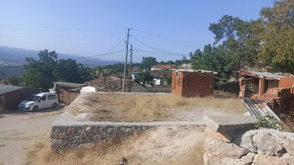 Acil Soma Hacıyusuf Mahallesinde 424 M2 Köy İçi İmarli Arsa 2