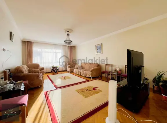 3+1 Cadde Üzeri Manzaralı İskanlı Okul Ve Sağlık Ocağı Yakını! 2