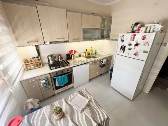 Aktif'ten Akçay'da Satılık Ön Cephe Arakat Eşyalı Masrafsız Ferah 2+1 Daire 2