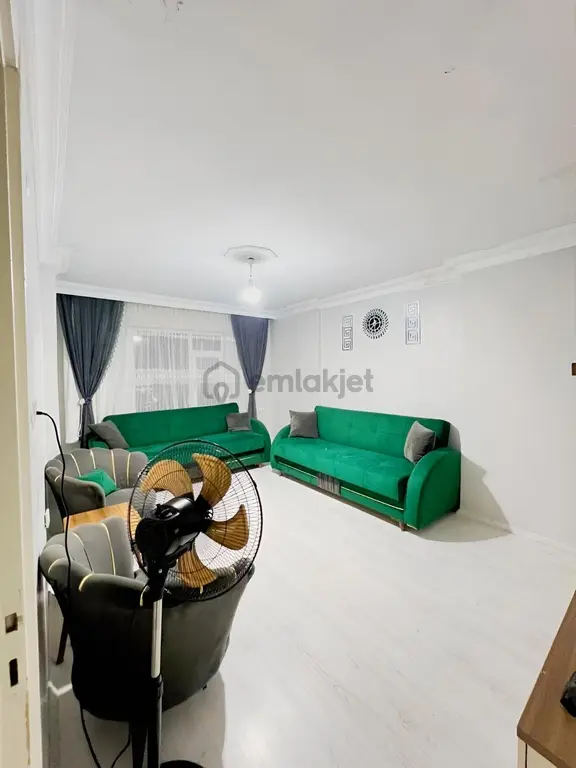 Bagcilar Cinar Mahallesinde Satılık 2+1 Daire 2